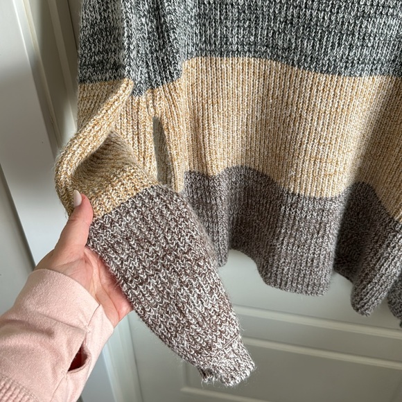 Pink Lily Colorblock Sweater - Picture 4 of 7